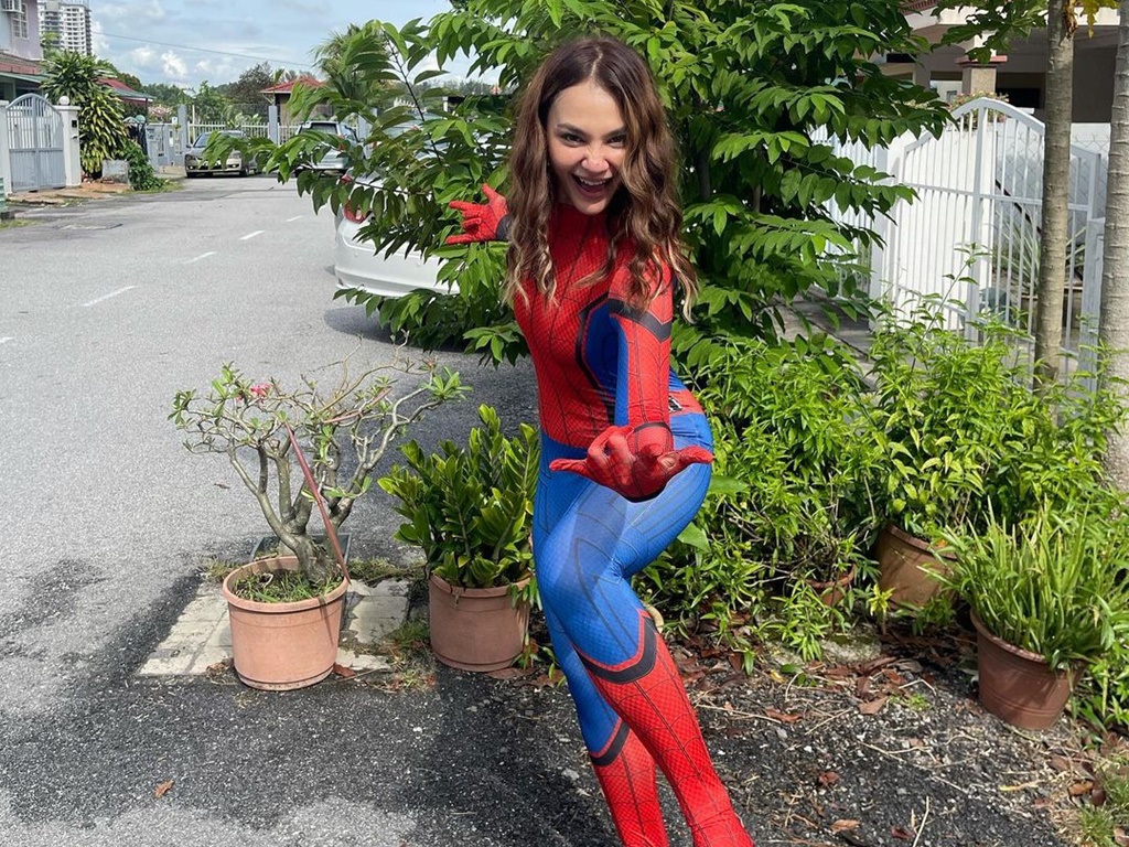 Nadia Brian jadi Spider Woman pula