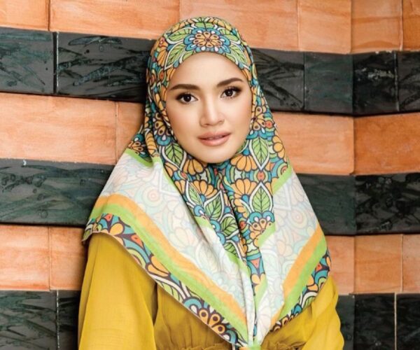 Fazura belum tinggalkan kerjaya seni