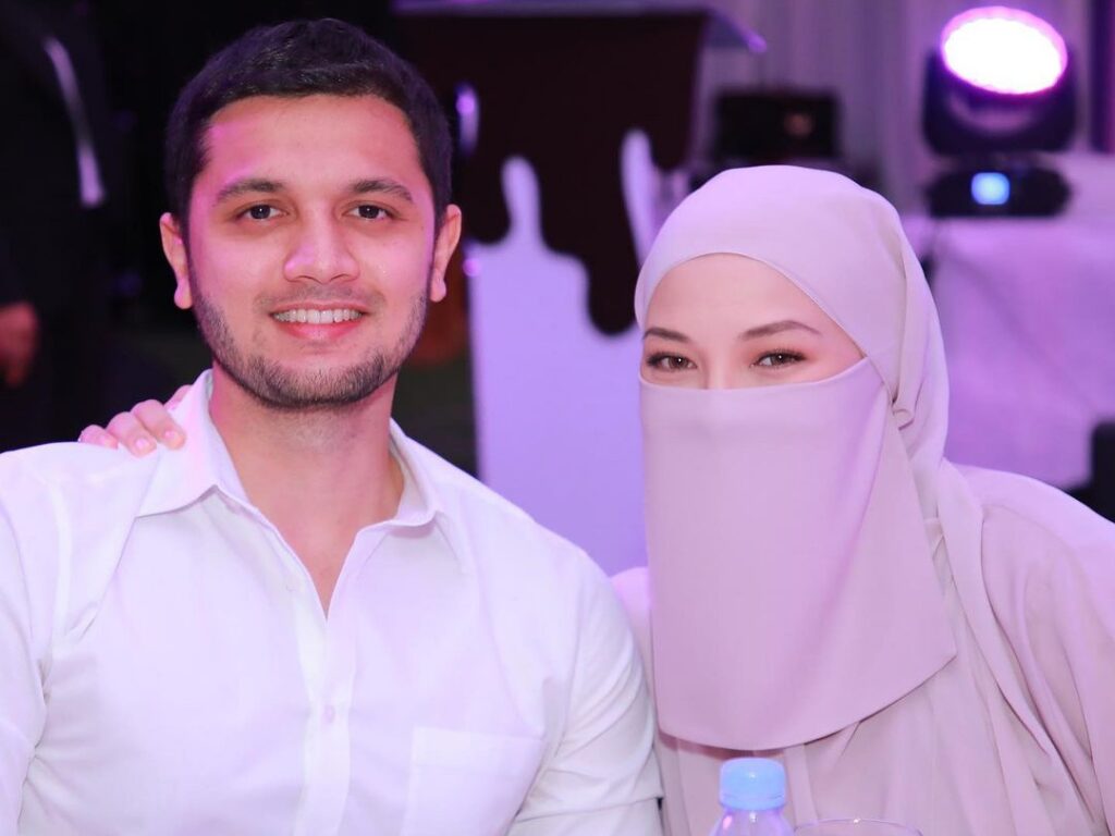 Neelofa, Haris timang cahaya mata sulung