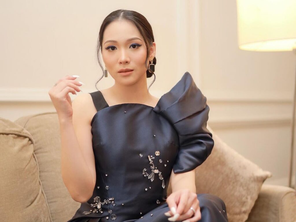Bebas COVID-19, Elvina kembali bekerja