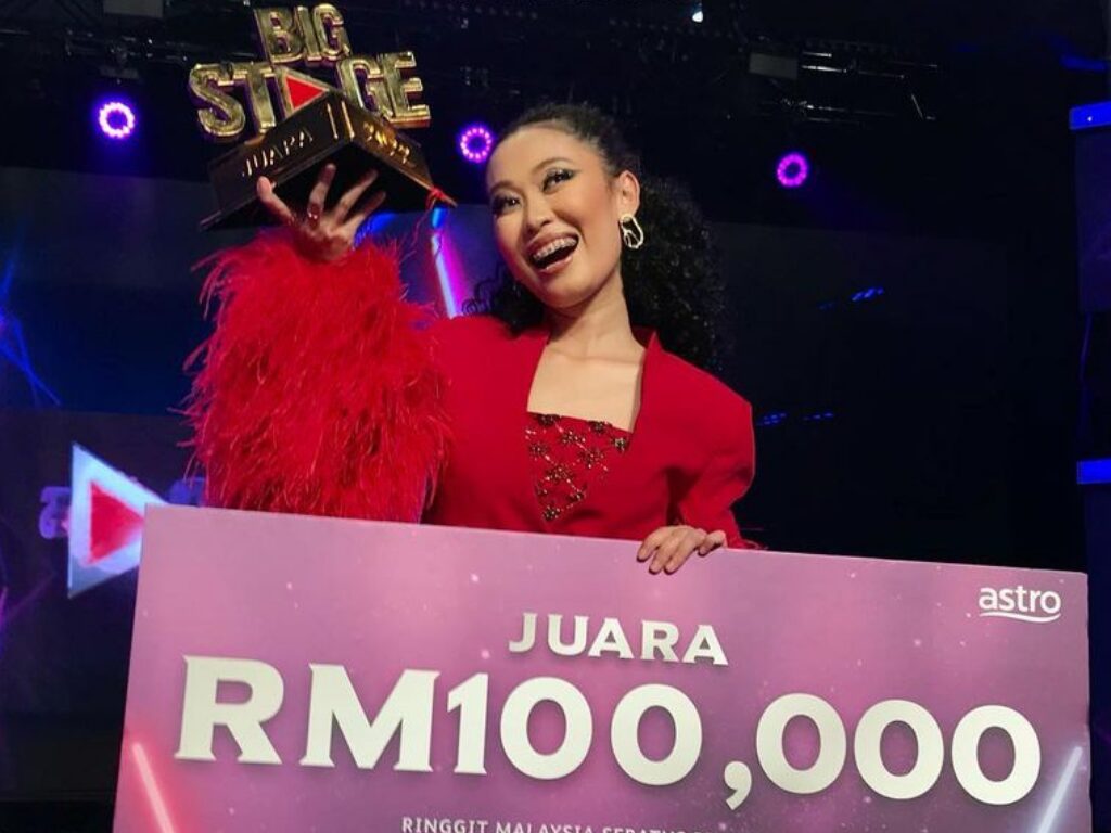 Trofi Big Stage 2022 milik Elica Paujin