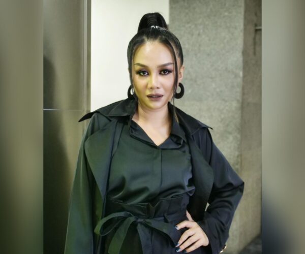 Stacy umum hamil empat bulan