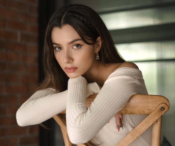 Amelia Henderson nafi langgar kontrak drama