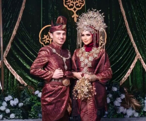 Bukan gimik bisnes, Che Ta dan Zain Saidin bersanding lagi