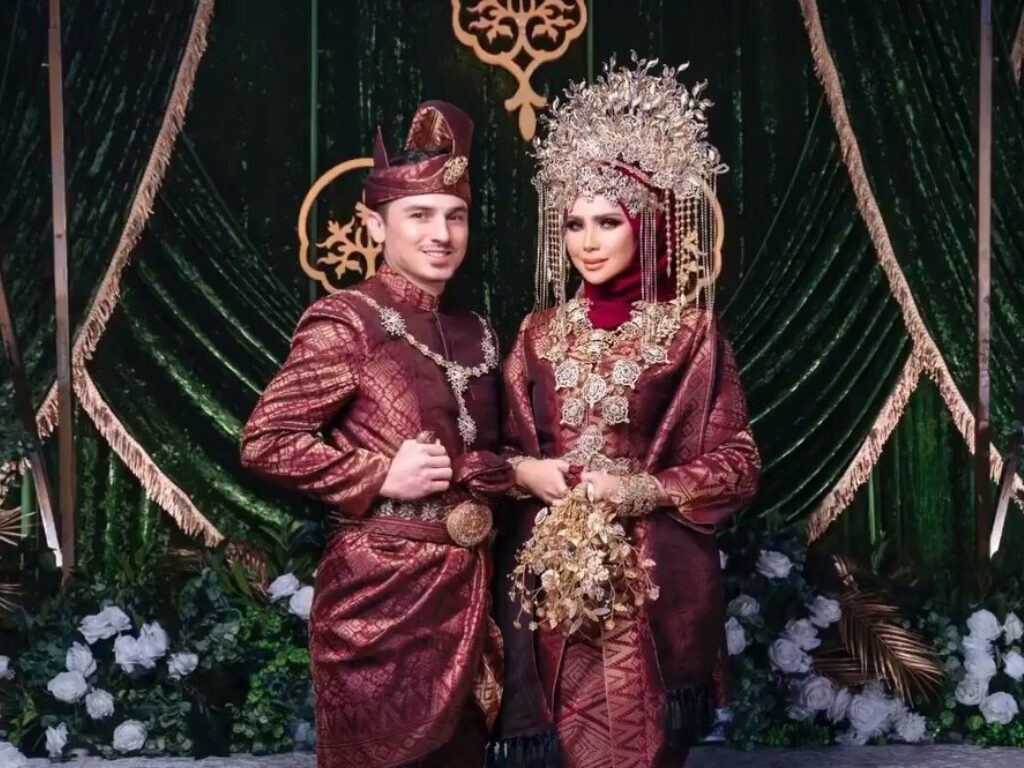 Bukan gimik bisnes, Che Ta dan Zain Saidin bersanding lagi