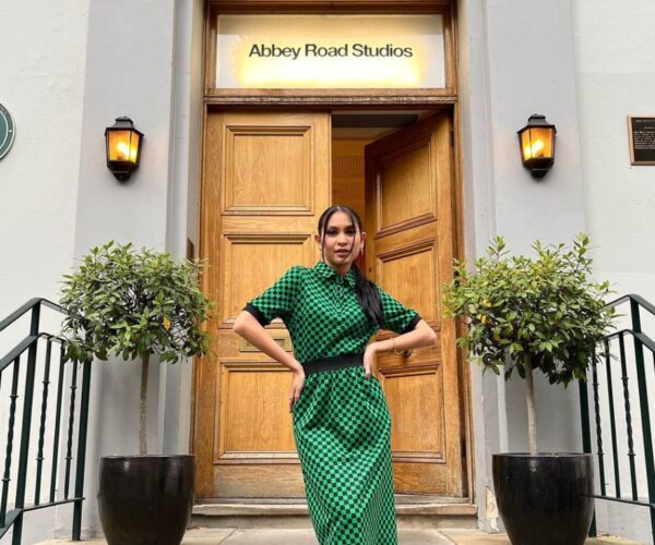 Sissy Imann teruja rakam album di The Abbey Road Studios London