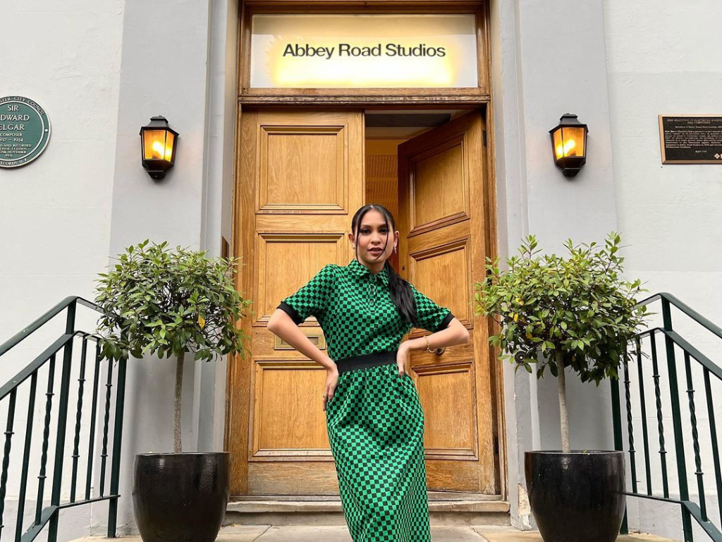 Sissy Imann teruja rakam album di The Abbey Road Studios London