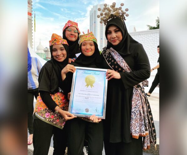 Noraniza Idris catat nama dalam Malaysia Book Of Records