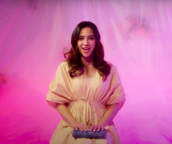“Shine On” single Inggeris sulung Diana Danielle
