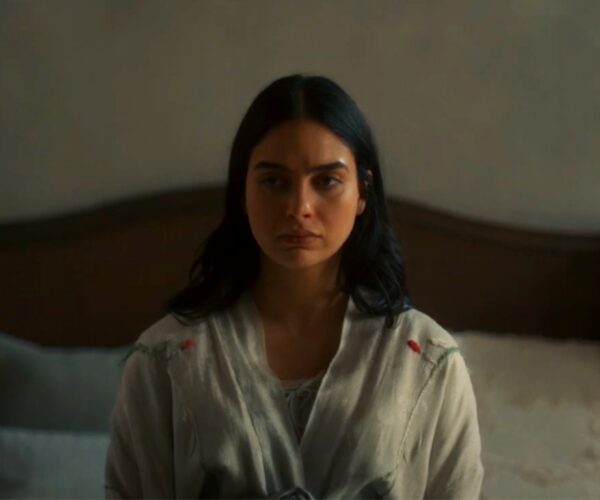 Melissa Barrera dihantui dalam filem seram “Bed Rest”