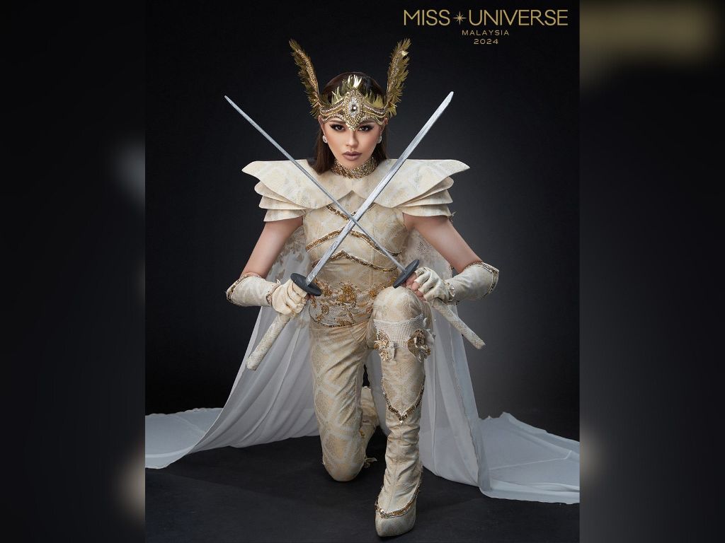 Puteri Walinong Sari inspirasi kostum Miss Universe Malaysia 2024 Sandra Lim