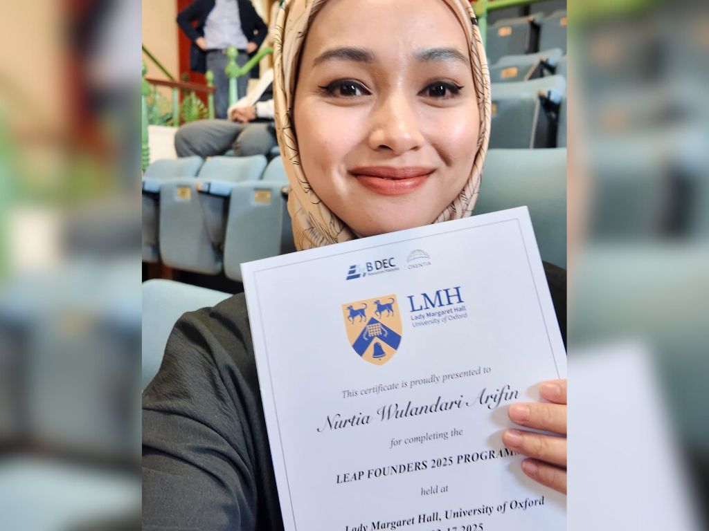 Tya Arifin tamat kursus pendek LEAP di Universiti Oxford