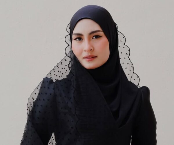 “Jahat” lagu ‘galau’ pertama Wany Hasrita