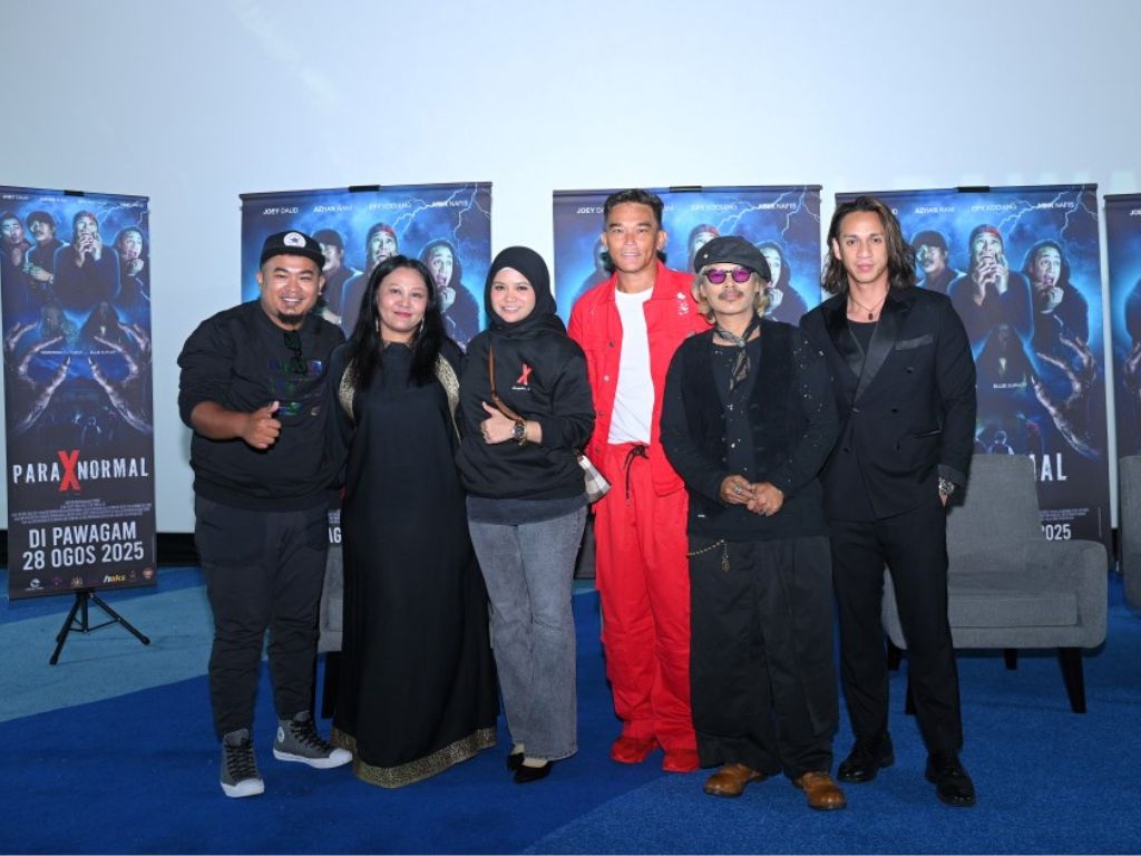 “Paraxnormal” bawa kelainan di layar perak