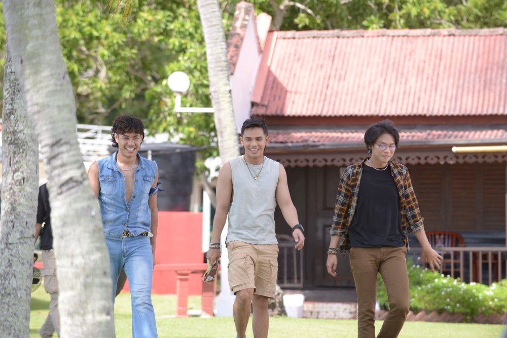 "Klepet" bawa kelainan, gabung tiga 'Hero Malaya' | MissMynah "Klepet" bawa kelainan, gabung tiga 'Hero Malaya', aedy ashraf, aeril zafrel, filem, meerqeen, nadhir nasar, pelakon, penerbit, pengarah, MissMynah