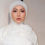 Elly Mazlein hilang tawaran kerja selepas berhijab
