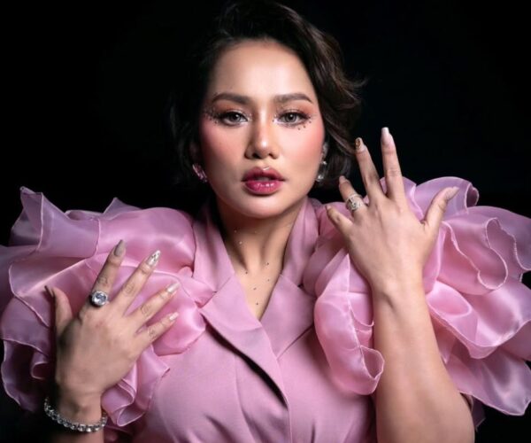Elly Mazlein undur diri dari bertanding anugerah | MissMynah Elly Mazlein undur diri dari bertanding anugerah