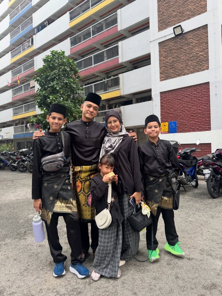 "Suci Dalam Debu" jadi saksi, Tomok kenang jasa ibu teman ke pertandingan karaoke masa kecil, muzik, new boyz, pelakon, penyanyi, selebriti, tomok, MissMynah