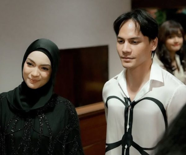 Dulu hanya peminat, Ikmal Amry realisasi impian berlakon dengan Amyra Rosli