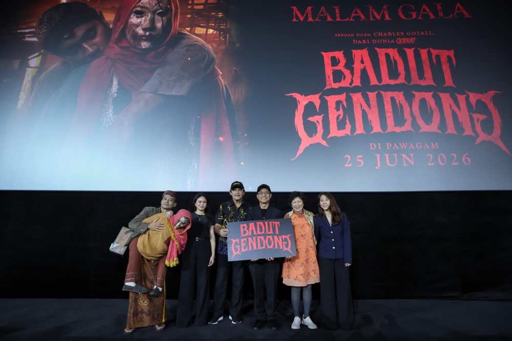 Hadir dari 'universe' "Qodrat", "Badut Gendong" kini di pawagam Malaysia, Barry Prima, Charles Gozali, Clara Bernadeth, Dayinta Melira, Derby Romero, filem, filem indonesia, filem seram, Insan Nur Akbar, Iskak Khivano, Jose Rizal, Marthino Lio, pengarah, selebriti, Totos Rasiti, Vonny Anggraini, MissMynah