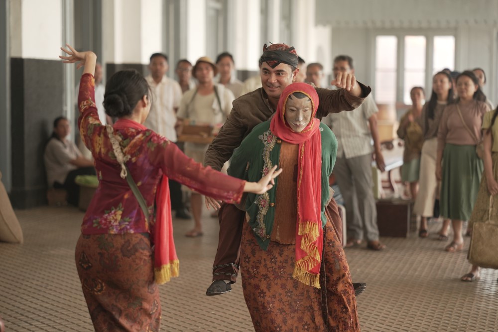 Hadir dari 'universe' "Qodrat", "Badut Gendong" kini di pawagam Malaysia, Barry Prima, Charles Gozali, Clara Bernadeth, Dayinta Melira, Derby Romero, filem, filem indonesia, filem seram, Insan Nur Akbar, Iskak Khivano, Jose Rizal, Marthino Lio, pengarah, selebriti, Totos Rasiti, Vonny Anggraini, MissMynah