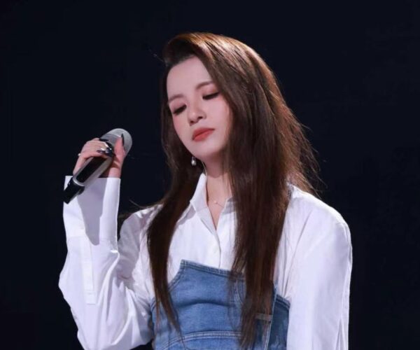 Suki Low hargai pengalaman menyanyi di pentas The Treasured Voice, China