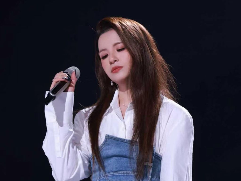 Suki Low hargai pengalaman menyanyi di pentas The Treasured Voice, China