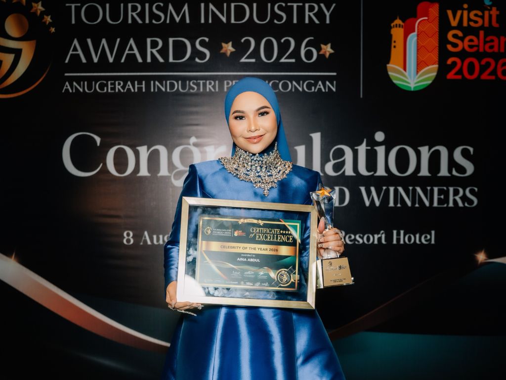 Aina Abdul dinobat Celebrity of the Year 2026 di TIA26