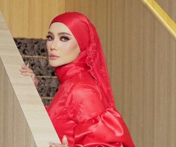 A. Aida reda “Bisikan Nafsu” kurang sambutan di pawagam